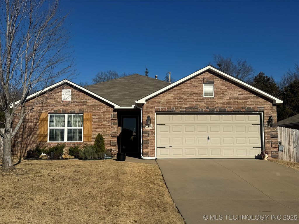 1315 Panther Lane, Sapulpa, OK 74066