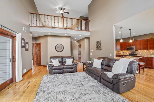 1200 Stone Edge Court, Waunakee, WI 53597