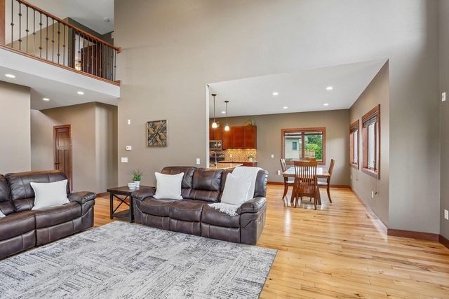 1200 Stone Edge Court, Waunakee, WI 53597