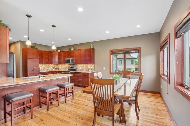 1200 Stone Edge Court, Waunakee, WI 53597