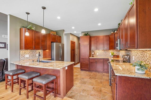 1200 Stone Edge Court, Waunakee, WI 53597