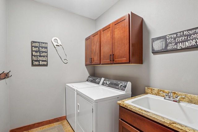 1200 Stone Edge Court, Waunakee, WI 53597