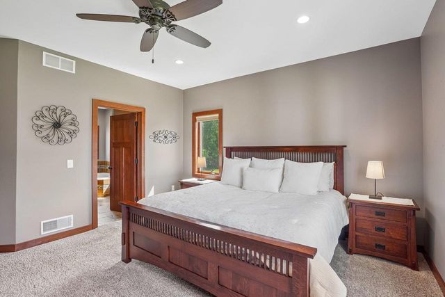 1200 Stone Edge Court, Waunakee, WI 53597