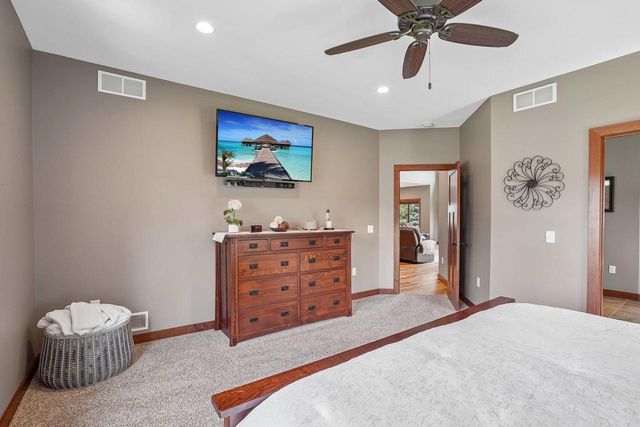 1200 Stone Edge Court, Waunakee, WI 53597
