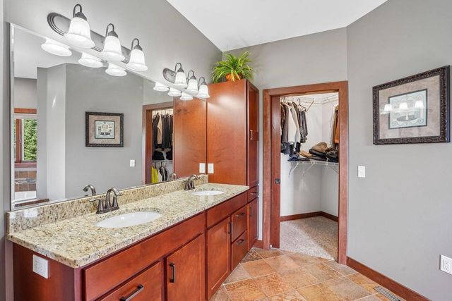 1200 Stone Edge Court, Waunakee, WI 53597