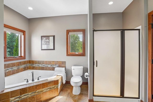 1200 Stone Edge Court, Waunakee, WI 53597