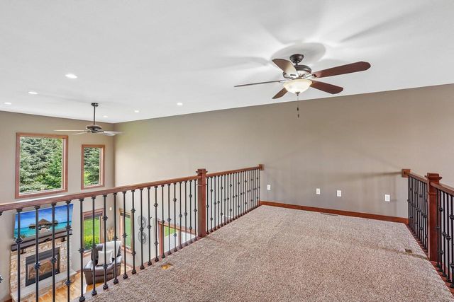 1200 Stone Edge Court, Waunakee, WI 53597
