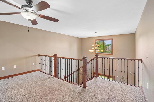 1200 Stone Edge Court, Waunakee, WI 53597