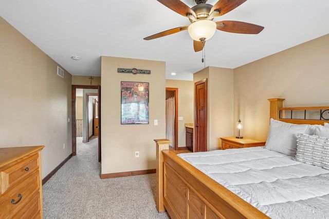 1200 Stone Edge Court, Waunakee, WI 53597