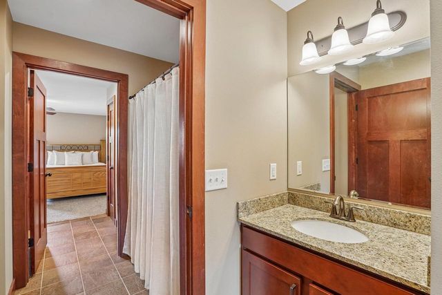 1200 Stone Edge Court, Waunakee, WI 53597
