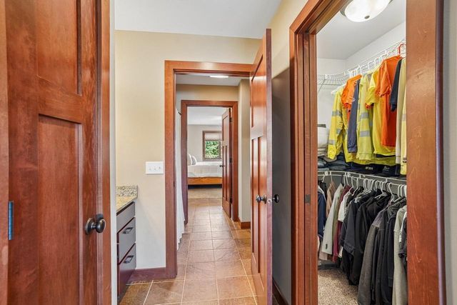 1200 Stone Edge Court, Waunakee, WI 53597