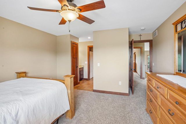 1200 Stone Edge Court, Waunakee, WI 53597