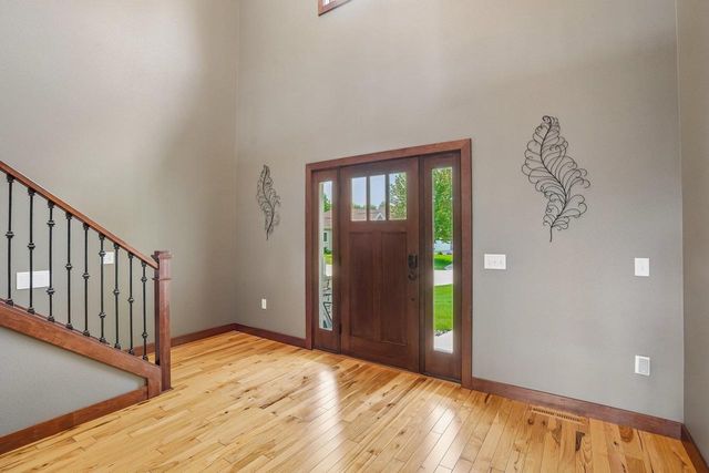 1200 Stone Edge Court, Waunakee, WI 53597
