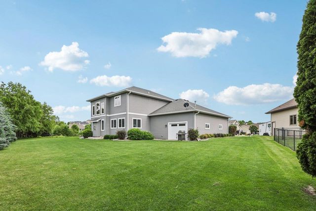 1200 Stone Edge Court, Waunakee, WI 53597