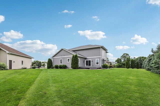 1200 Stone Edge Court, Waunakee, WI 53597