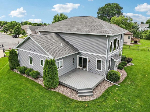 1200 Stone Edge Court, Waunakee, WI 53597