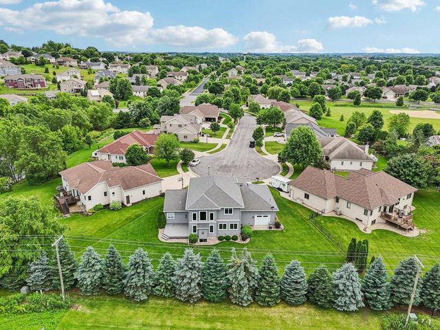 1200 Stone Edge Court, Waunakee, WI 53597
