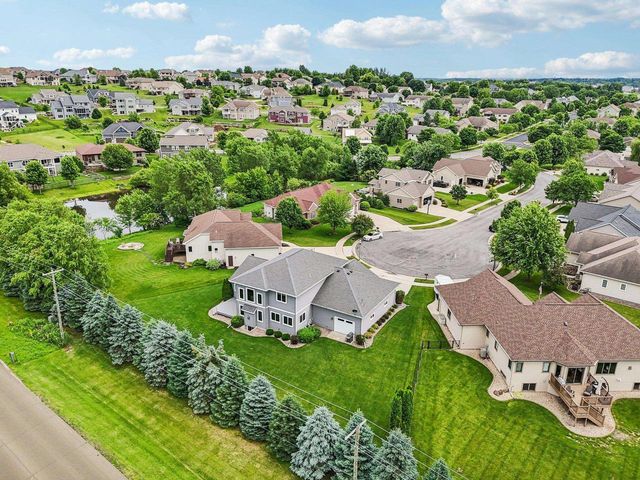 1200 Stone Edge Court, Waunakee, WI 53597