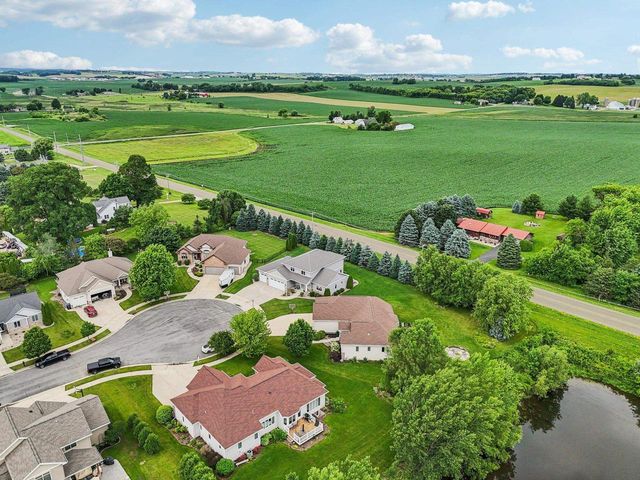 1200 Stone Edge Court, Waunakee, WI 53597