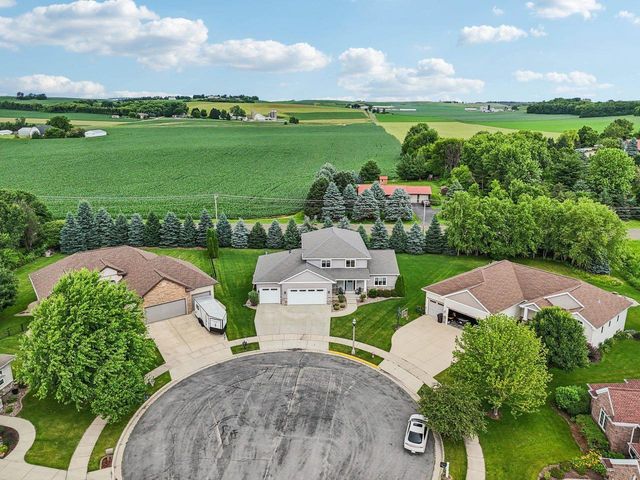 1200 Stone Edge Court, Waunakee, WI 53597