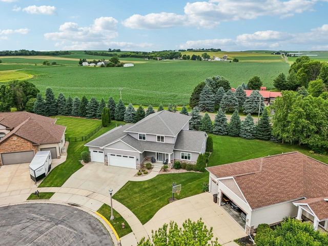 1200 Stone Edge Court, Waunakee, WI 53597