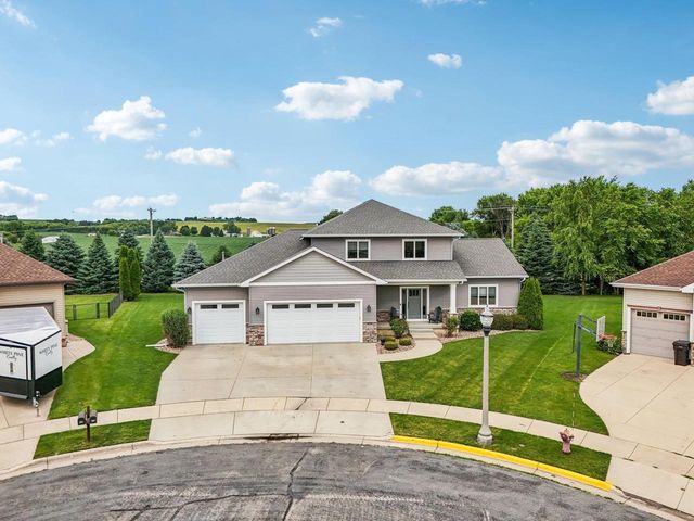 1200 Stone Edge Court, Waunakee, WI 53597