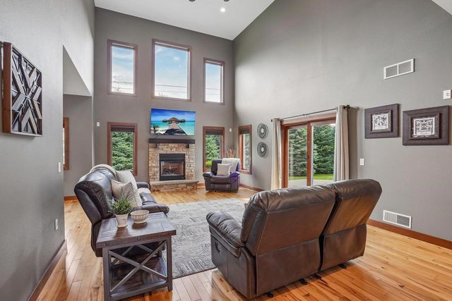 1200 Stone Edge Court, Waunakee, WI 53597
