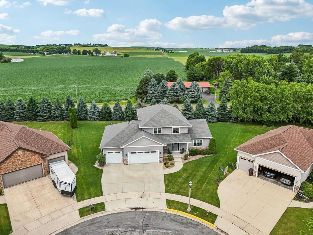 1200 Stone Edge Court, Waunakee, WI 53597