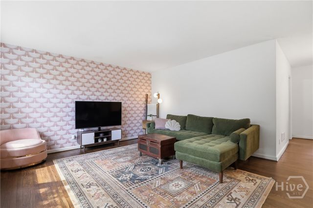 2232 Daffin Drive, Savannah, GA 31404