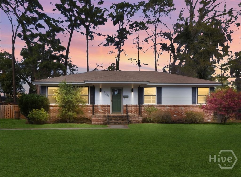2232 Daffin Drive, Savannah, GA 31404