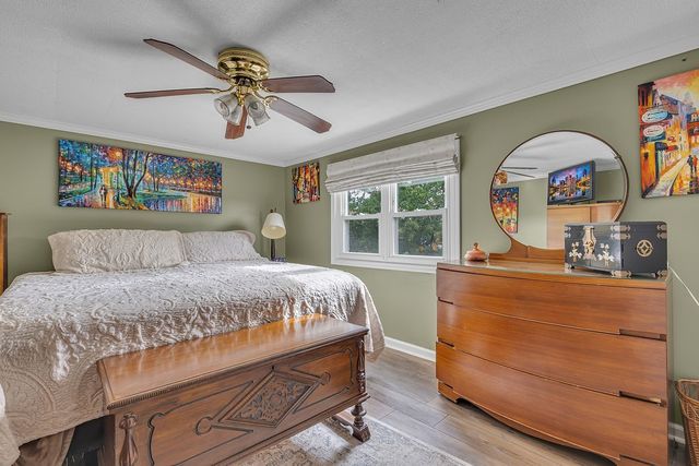 979 7th St, Beaver, PA 15009