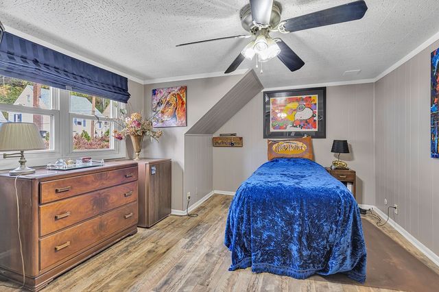 979 7th St, Beaver, PA 15009