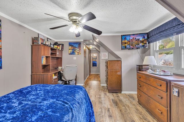 979 7th St, Beaver, PA 15009