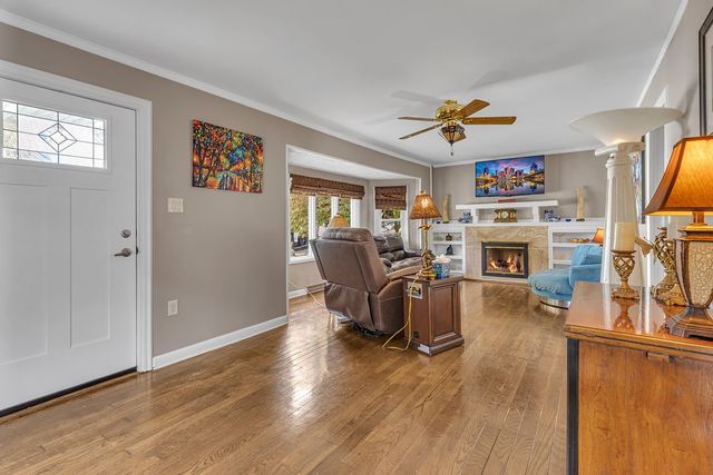 979 7th St, Beaver, PA 15009