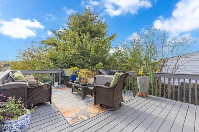 979 7th St, Beaver, PA 15009