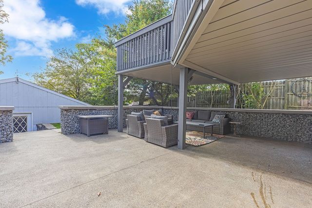 979 7th St, Beaver, PA 15009