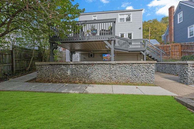 979 7th St, Beaver, PA 15009