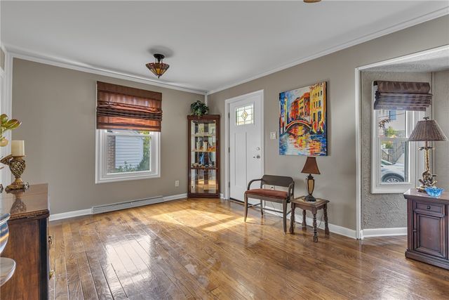 979 7th St, Beaver, PA 15009