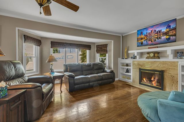 979 7th St, Beaver, PA 15009