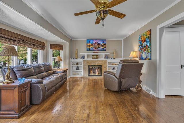 979 7th St, Beaver, PA 15009