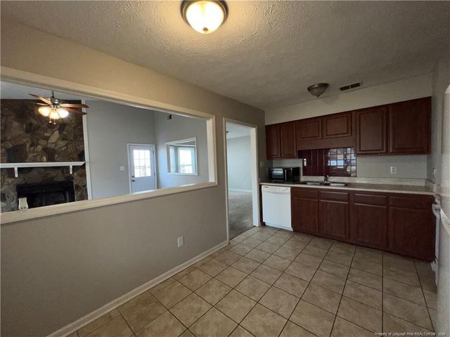 6770 Winchester Street, Fayetteville, NC 28314