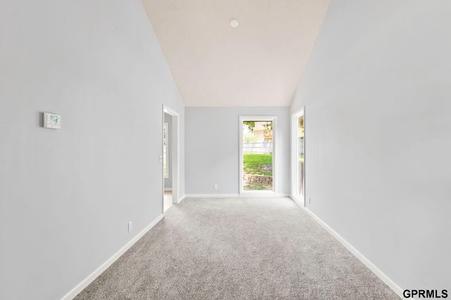10754 Suffolk Circle, Omaha, NE 68127