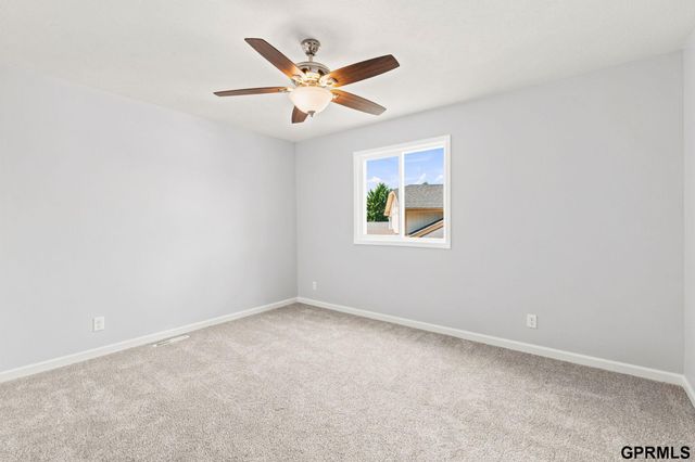 10754 Suffolk Circle, Omaha, NE 68127