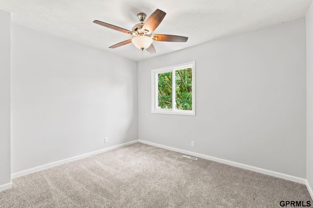 10754 Suffolk Circle, Omaha, NE 68127
