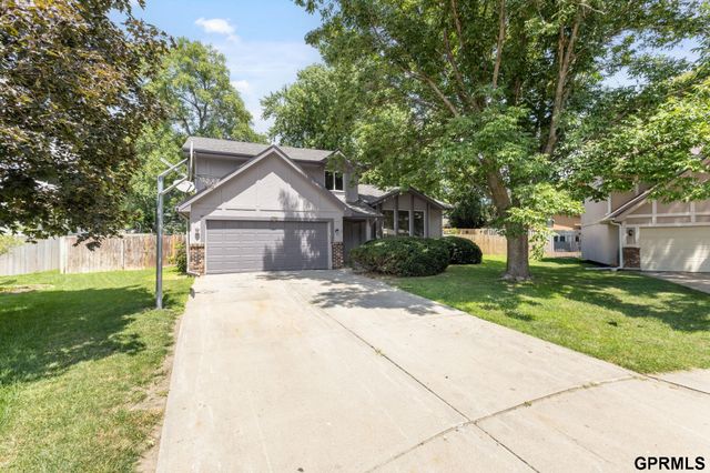 10754 Suffolk Circle, Omaha, NE 68127