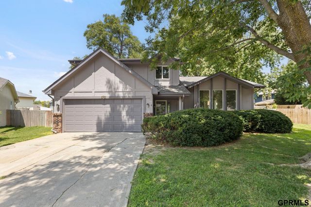 10754 Suffolk Circle, Omaha, NE 68127