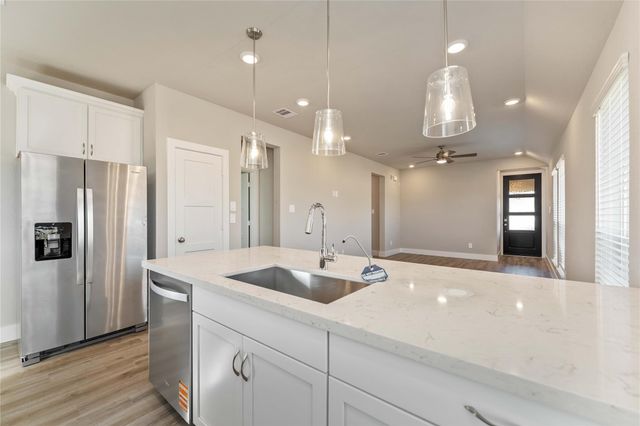 239 Bay Laurel Court, Alvin, TX 77511