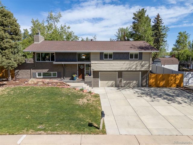 2897 Robb Circle, Lakewood, CO 80215