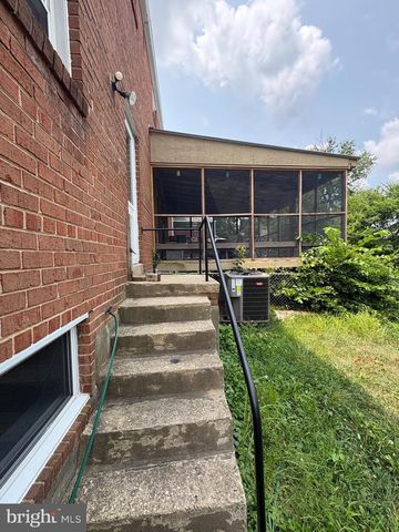 6212 CARTERS LN, Riverdale, MD 20737