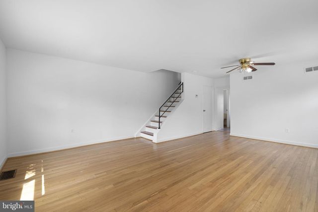 6212 CARTERS LN, Riverdale, MD 20737
